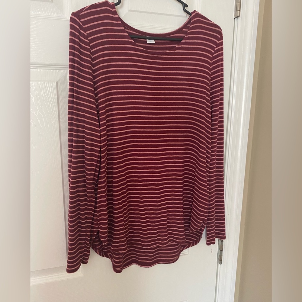 Large old navy women’s shirt